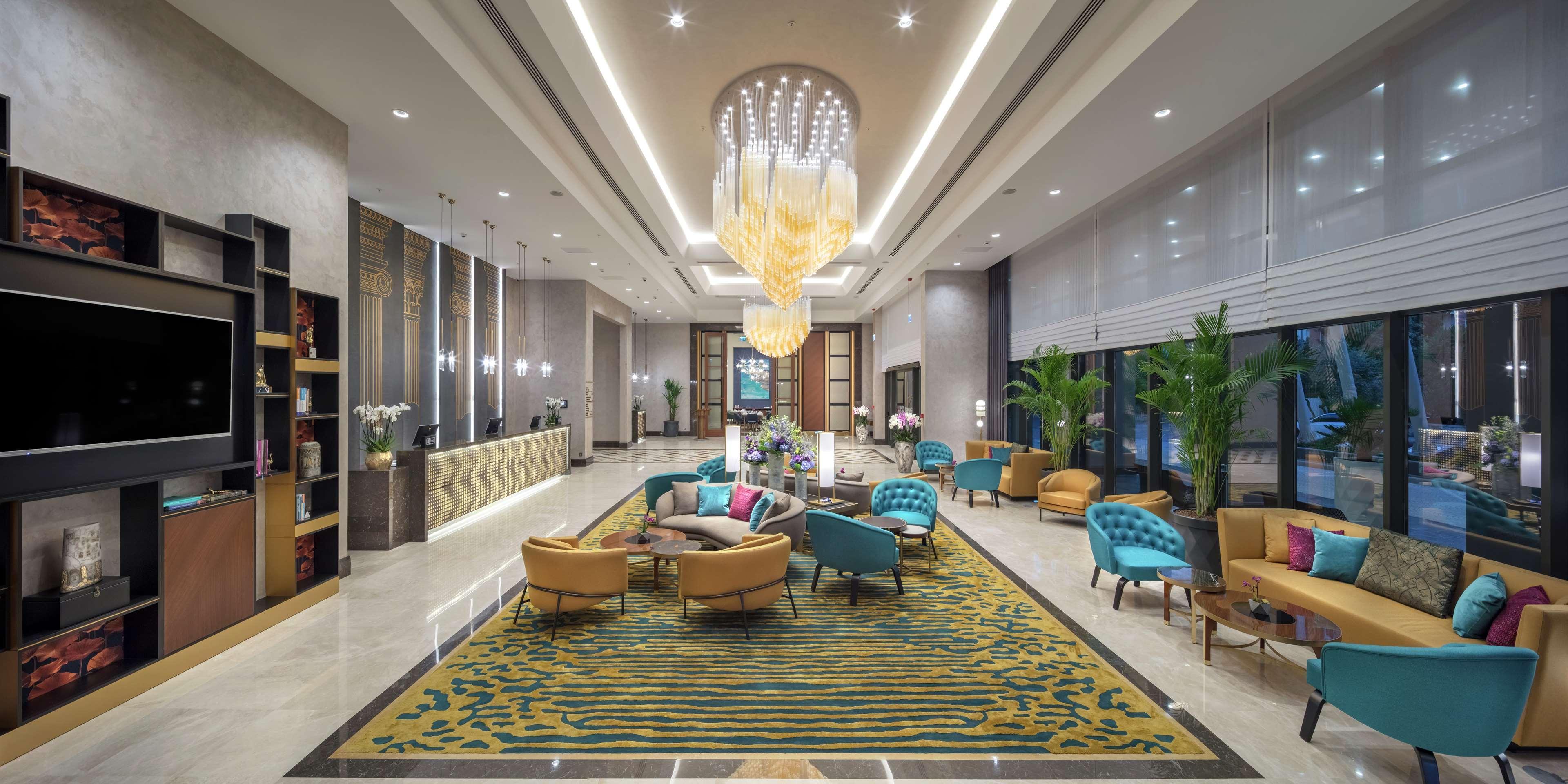 Doubletree By Hilton Antalya City Centre Экстерьер фото Lobby
