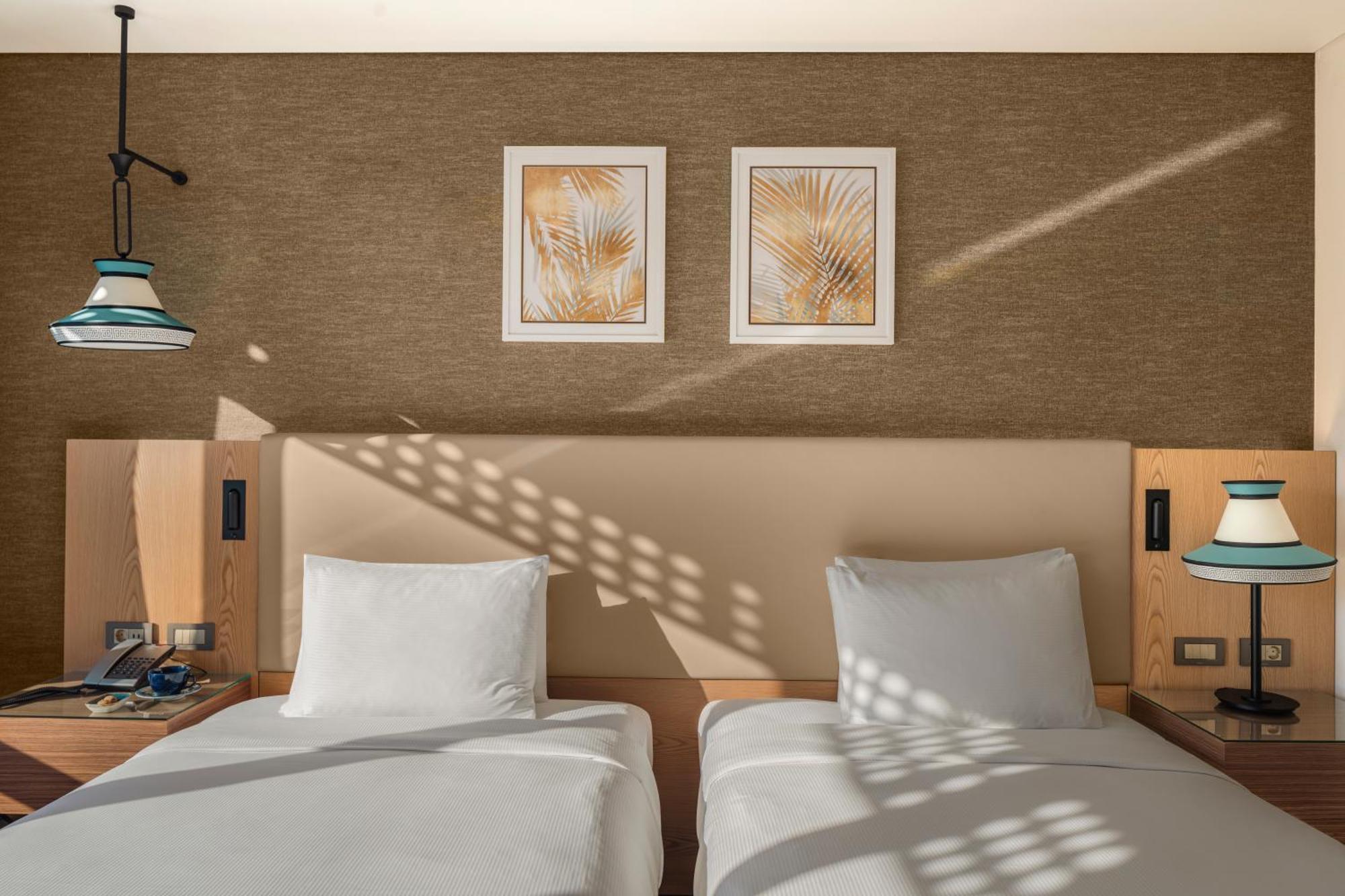 Doubletree By Hilton Antalya City Centre Экстерьер фото