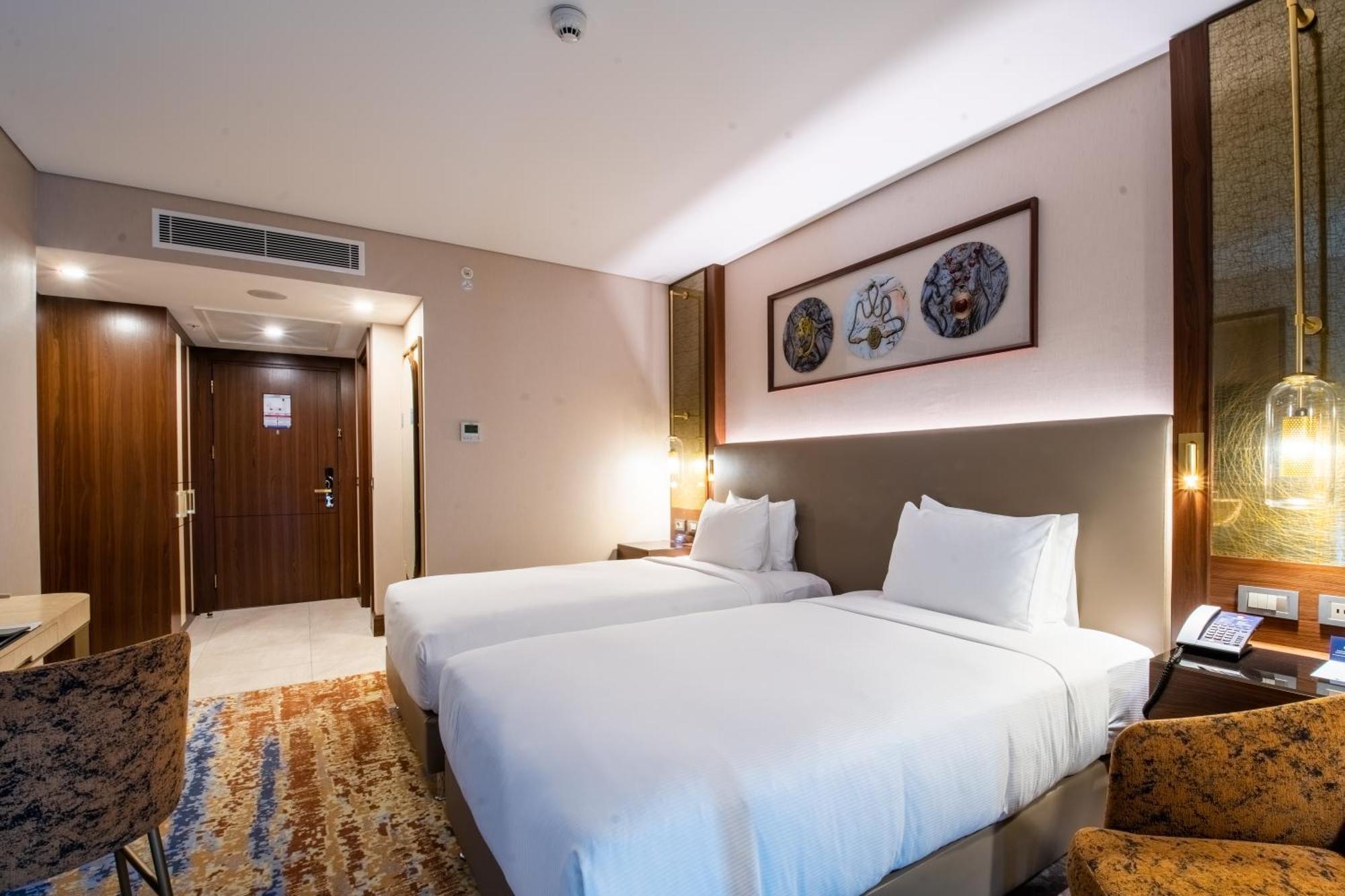 Doubletree By Hilton Antalya City Centre Экстерьер фото