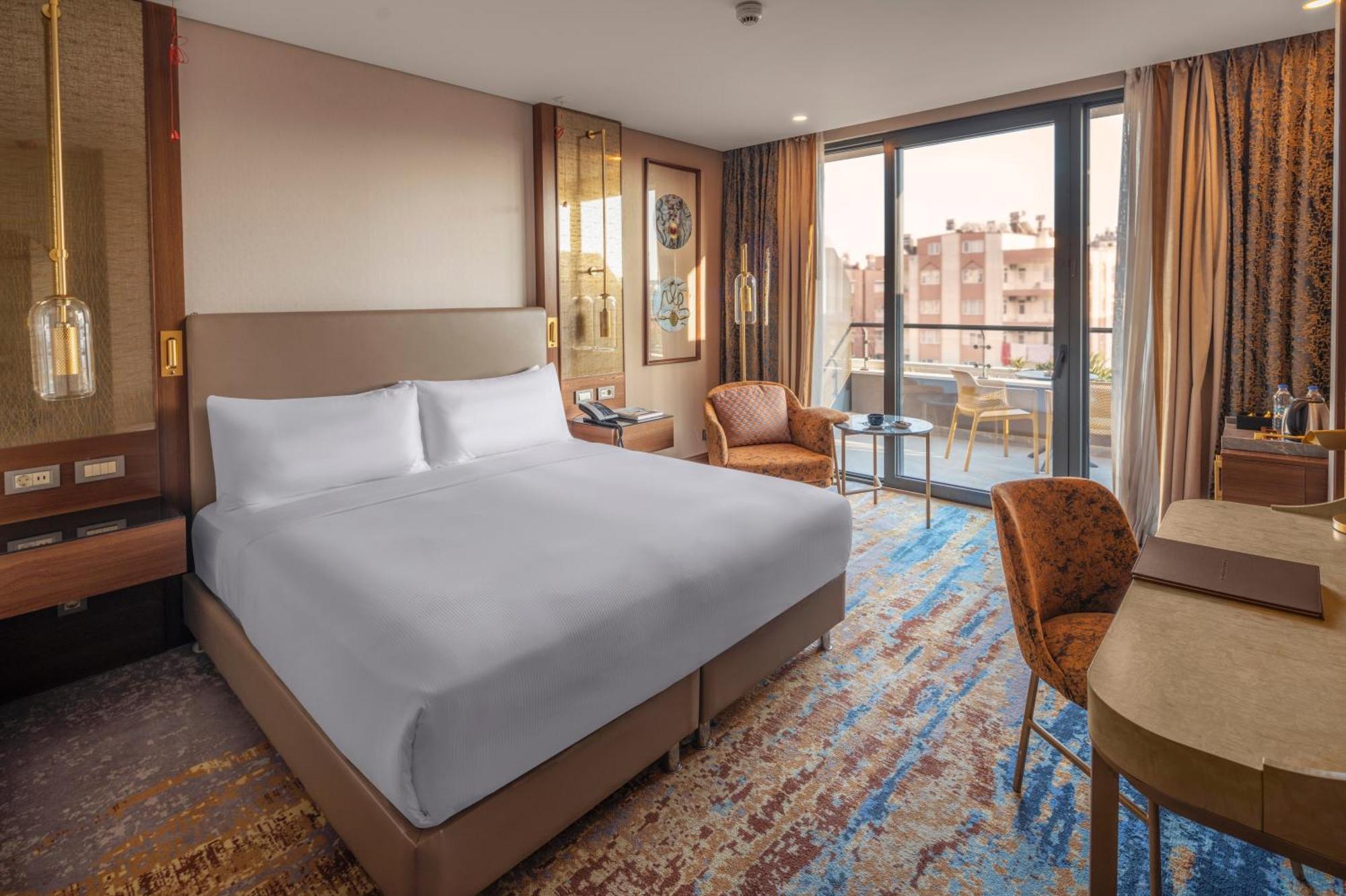Doubletree By Hilton Antalya City Centre Экстерьер фото