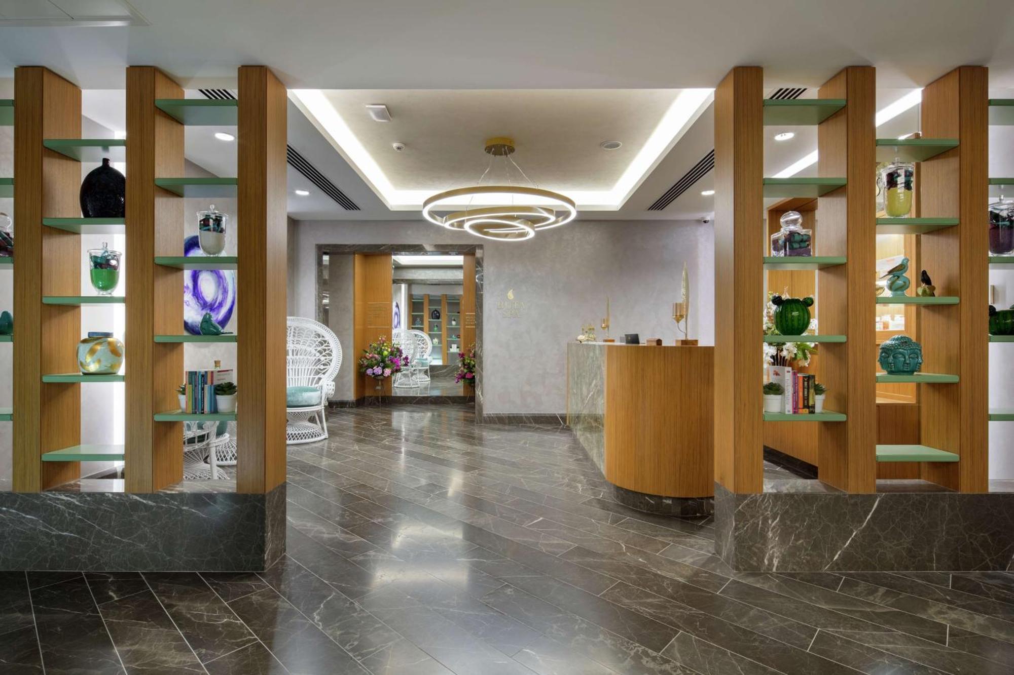 Doubletree By Hilton Antalya City Centre Экстерьер фото The interior of the clinic